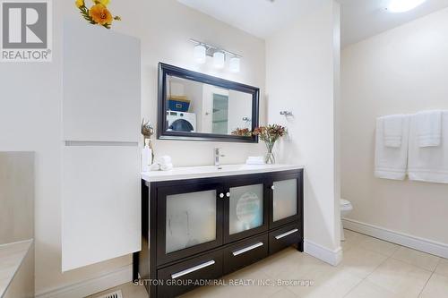 49 Goldbrook Crescent, Richmond Hill, ON - Indoor Photo Showing Bathroom