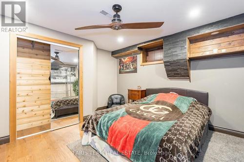 2642 5Th Line, Innisfil, ON - Indoor Photo Showing Bedroom