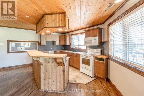 2642 5Th Line, Innisfil, ON - Indoor Photo Showing Kitchen