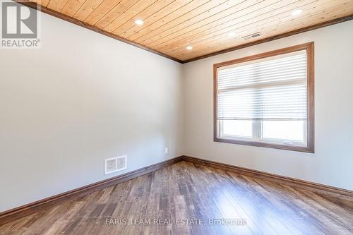 2642 5Th Line, Innisfil, ON - Indoor Photo Showing Other Room