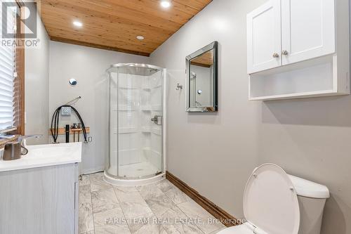 2642 5Th Line, Innisfil, ON - Indoor Photo Showing Bathroom