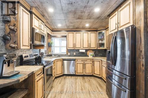 2642 5Th Line, Innisfil, ON - Indoor Photo Showing Kitchen With Upgraded Kitchen