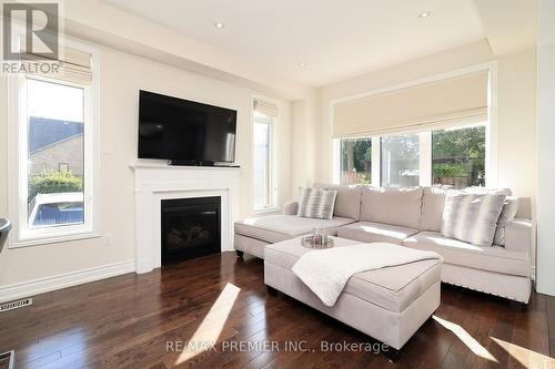 39 Caliber Court, King (Nobleton), ON - Indoor Photo Showing Living Room With Fireplace