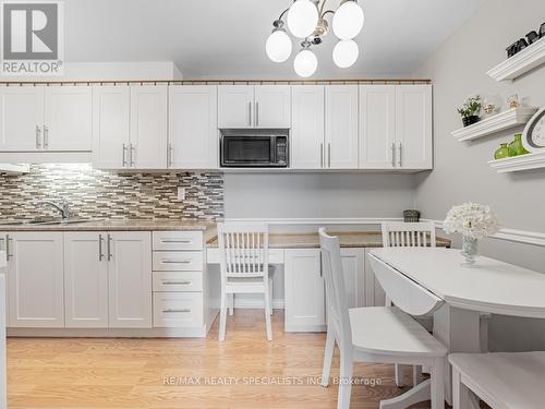 1403 - 61 Richview Road, Toronto, ON - Indoor Photo Showing Kitchen