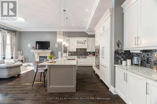 6 Hickory Ridge Court, Brampton (Credit Valley), ON - Indoor Photo Showing Kitchen With Upgraded Kitchen