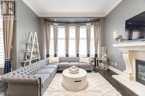 6 Hickory Ridge Court, Brampton (Credit Valley), ON - Indoor Photo Showing Living Room With Fireplace