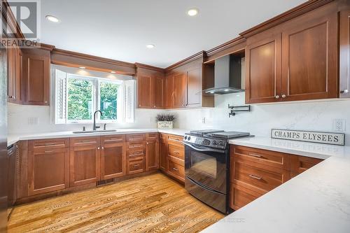 4 - 75 Maple Avenue S, Mississauga (Port Credit), ON - Indoor Photo Showing Kitchen