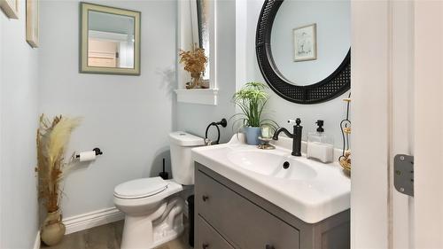 137 Eagle Point, Osoyoos, BC - Indoor Photo Showing Bathroom