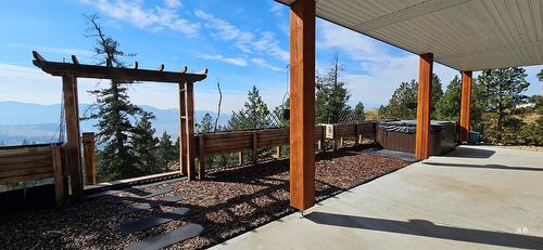 137 Eagle Point, Osoyoos, BC - Outdoor With Exterior