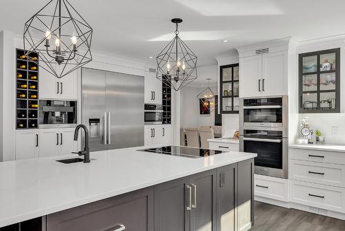 2227 Shannon Woods Place, West Kelowna, BC - Indoor Photo Showing Kitchen With Upgraded Kitchen