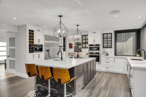 2227 Shannon Woods Place, West Kelowna, BC - Indoor Photo Showing Kitchen With Upgraded Kitchen