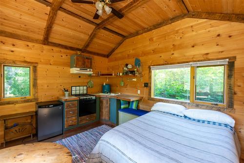 2904 Enderby Mabel Lake Road, Enderby, BC - Indoor Photo Showing Bedroom