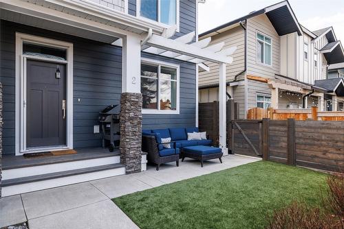 #2-1033 Stockwell Avenue, Kelowna, BC - Outdoor