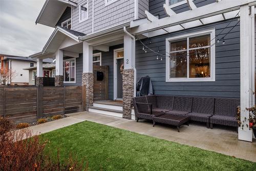 #2-1033 Stockwell Avenue, Kelowna, BC - Outdoor With Facade