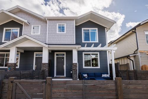 #2-1033 Stockwell Avenue, Kelowna, BC - Outdoor With Facade