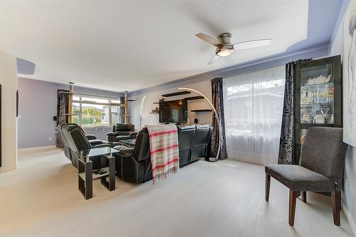 1521 Ross Road, West Kelowna, BC - Indoor Photo Showing Other Room