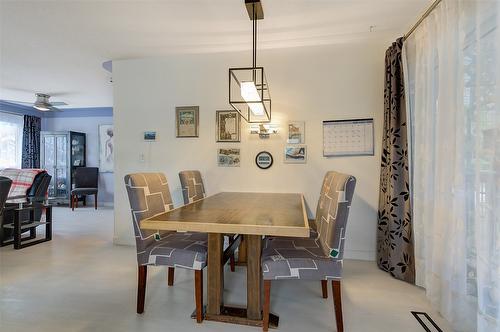 1521 Ross Road, West Kelowna, BC - Indoor Photo Showing Dining Room