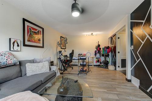 1521 Ross Road, West Kelowna, BC - Indoor Photo Showing Other Room