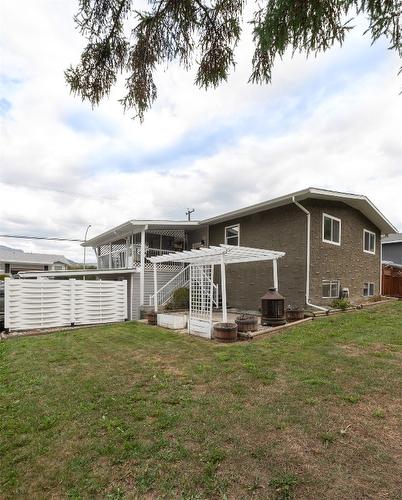 1521 Ross Road, West Kelowna, BC - Outdoor