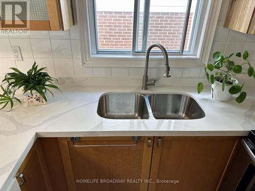 31 Captain Rolph Boulevard, Markham (Markham Village), ON - Indoor Photo Showing Kitchen With Double Sink