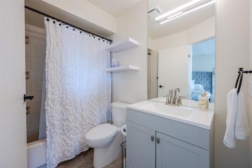 917-3140 Wilson Street, Penticton, BC - Indoor Photo Showing Bathroom