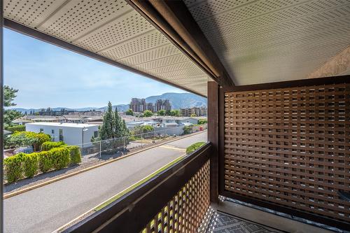 917-3140 Wilson Street, Penticton, BC - Outdoor With Balcony With Exterior