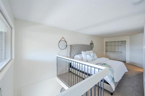 917-3140 Wilson Street, Penticton, BC - Indoor Photo Showing Bedroom