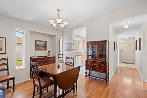 342 Falcon Drive, Penticton, BC - Indoor Photo Showing Dining Room