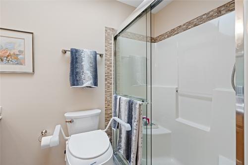 342 Falcon Drive, Penticton, BC - Indoor Photo Showing Bathroom