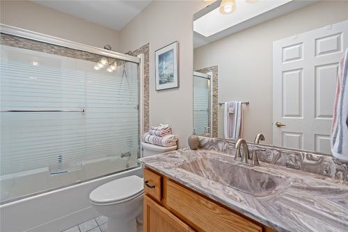 342 Falcon Drive, Penticton, BC - Indoor Photo Showing Bathroom