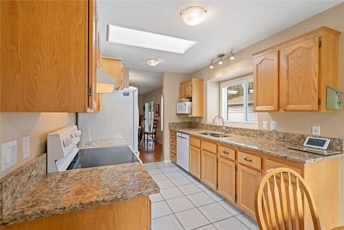 342 Falcon Drive, Penticton, BC - Indoor Photo Showing Kitchen With Double Sink