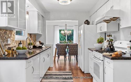 22 Maberley Crescent, Toronto (Rouge), ON - Indoor Photo Showing Kitchen With Upgraded Kitchen