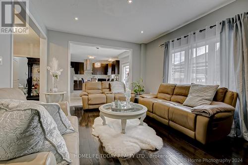 1426 Kellough Street, Innisfil (Alcona), ON - Indoor Photo Showing Living Room