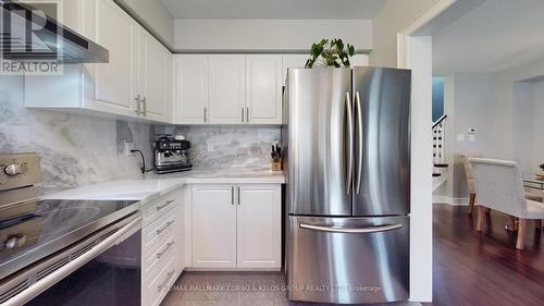 6 Sunridge Street, Richmond Hill (Oak Ridges), ON - Indoor Photo Showing Kitchen