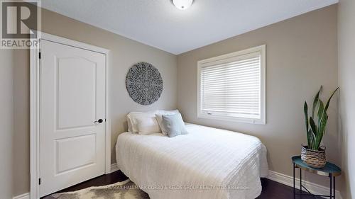 6 Sunridge Street, Richmond Hill (Oak Ridges), ON - Indoor Photo Showing Bedroom