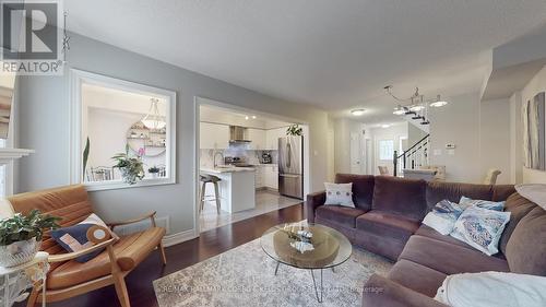 6 Sunridge Street, Richmond Hill (Oak Ridges), ON - Indoor Photo Showing Living Room