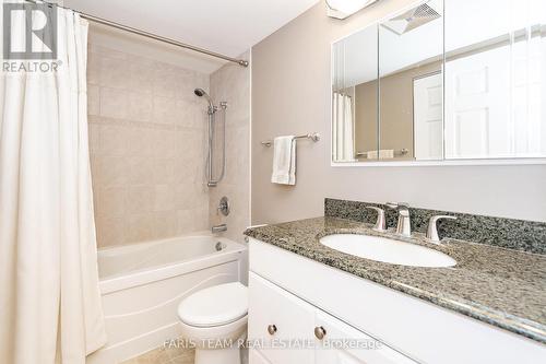 801 - 181 Collier Street, Barrie (City Centre), ON - Indoor Photo Showing Bathroom