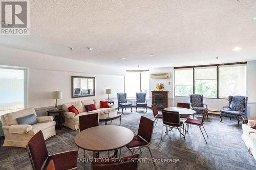 801 - 181 Collier Street, Barrie, ON - Indoor Photo Showing Living Room