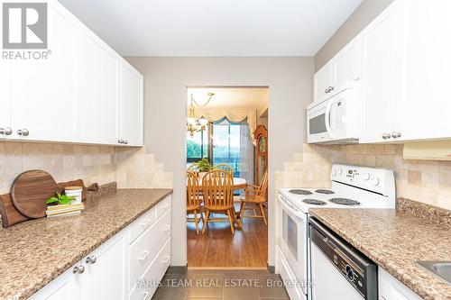 801 - 181 Collier Street, Barrie (City Centre), ON - Indoor Photo Showing Kitchen