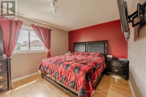 31 Basswood Drive, Barrie, ON - Indoor Photo Showing Bedroom