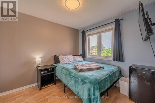 31 Basswood Drive, Barrie, ON - Indoor Photo Showing Bedroom