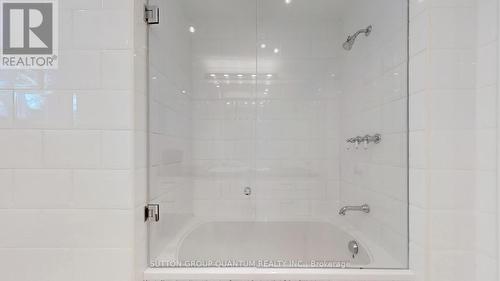 1284 Deer Run, Mississauga, ON - Indoor Photo Showing Bathroom