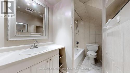 1284 Deer Run, Mississauga, ON - Indoor Photo Showing Bathroom