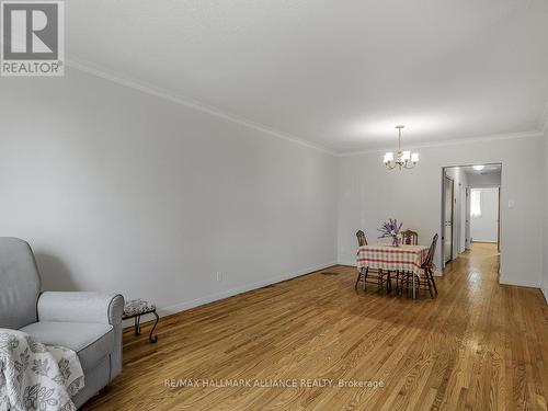 71 Wheatsheaf Crescent, Toronto (Black Creek), ON - Indoor