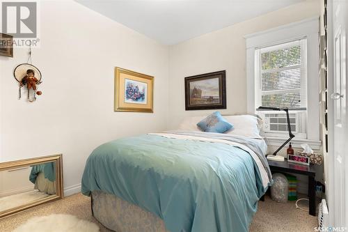 1523 Victoria Avenue, Regina, SK - Indoor Photo Showing Bedroom