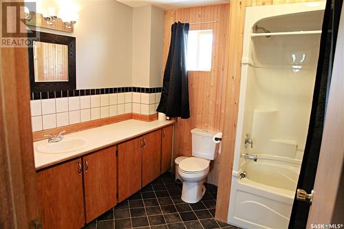 201 1St Avenue N, Wakaw, SK - Indoor Photo Showing Bathroom