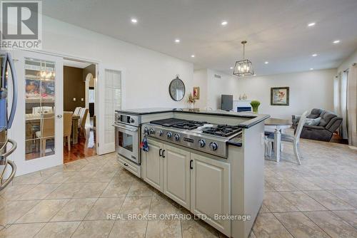 58 West Acres Crescent, Kitchener, ON - Indoor Photo Showing Kitchen