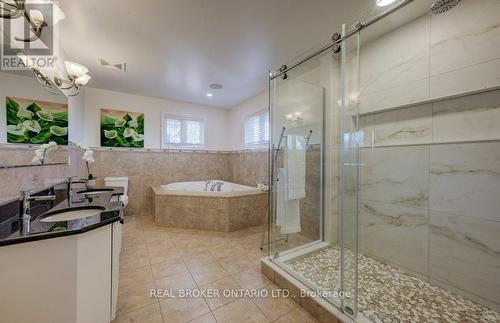 58 West Acres Crescent, Kitchener, ON - Indoor Photo Showing Bathroom