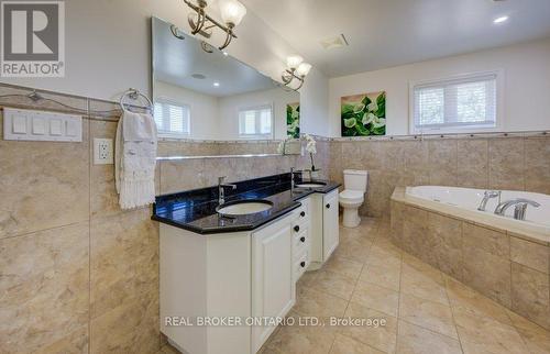 58 West Acres Crescent, Kitchener, ON - Indoor Photo Showing Bathroom