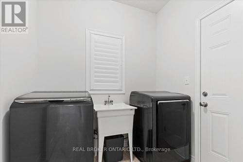 48 Arlington Parkway, Brant (Paris), ON - Indoor Photo Showing Laundry Room